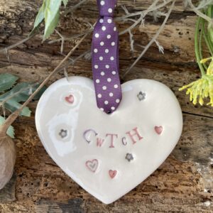 CWTCH (CUDDLE)